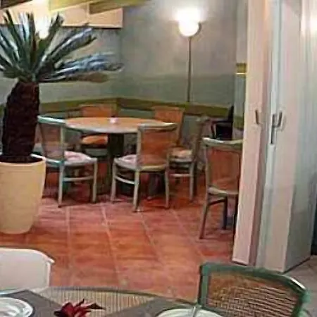 Du Port 3* 빌레뉴브