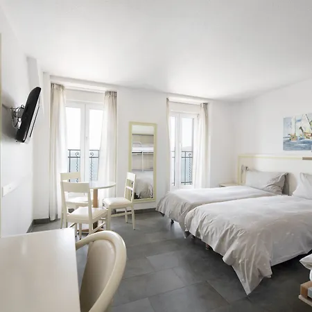 Du Port Hotel 3*