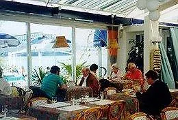 Hotel Du Port 3*