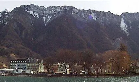 Hotel Du Port Villeneuve