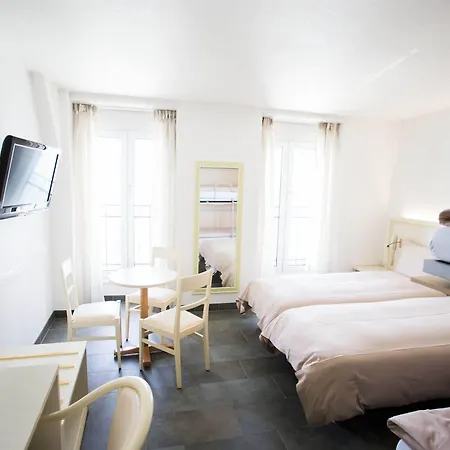 Hotel Du Port 3*
