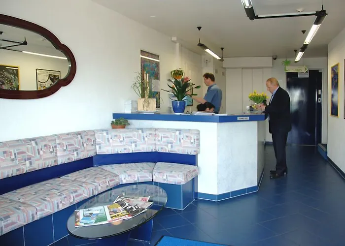 都港酒店 3* 维伦纽夫