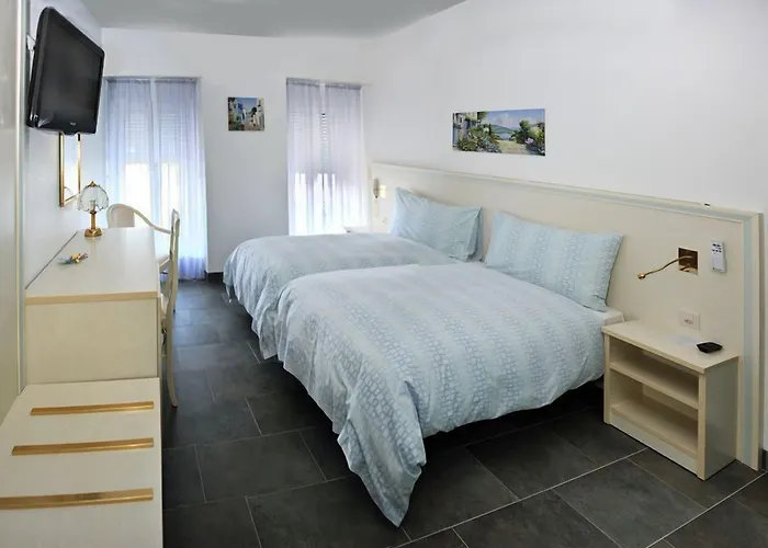 Du Port Hotel Villeneuve