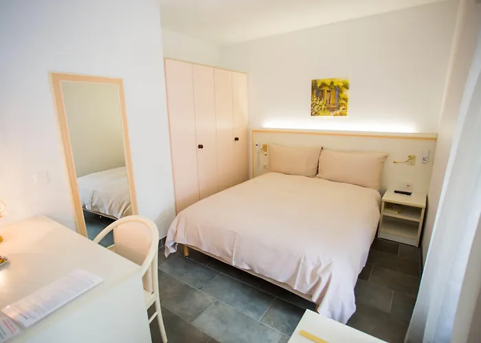 都港酒店 3* 维伦纽夫