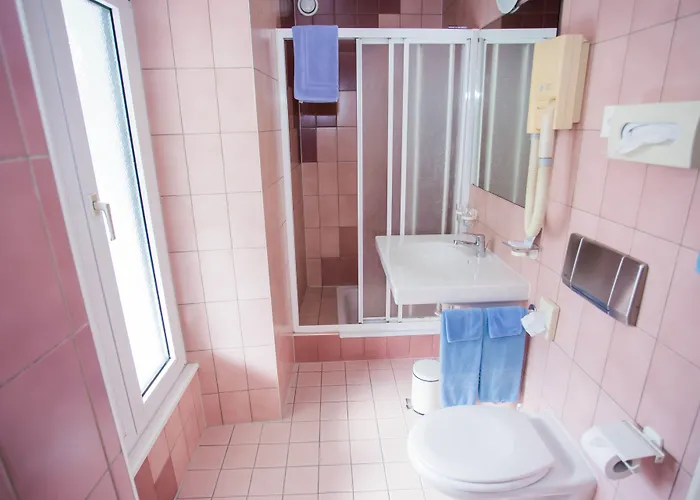 都港酒店 维伦纽夫