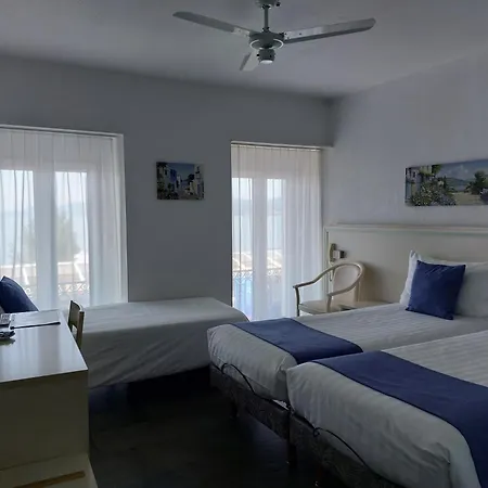 Hotel Du Port Villeneuve