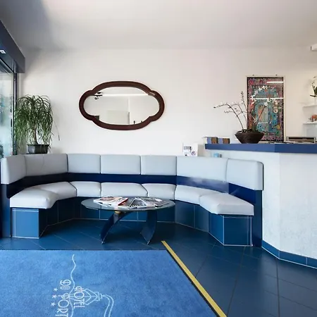 Ξενοδοχείο Du Port 3*