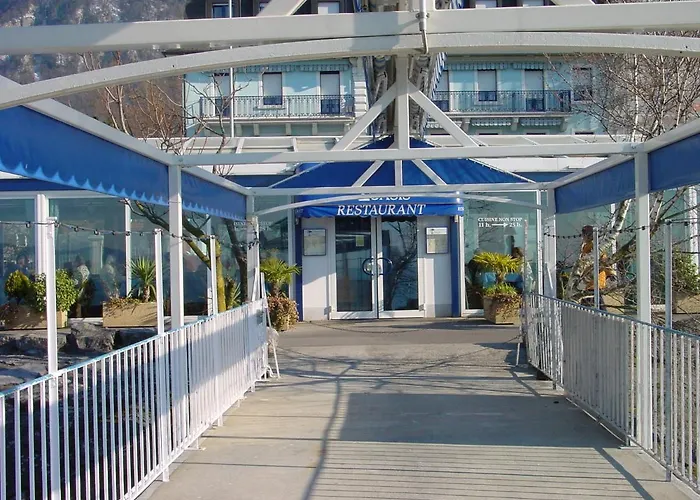 Hotel Du Port Villeneuve