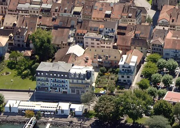 Hotel Du Port Villeneuve