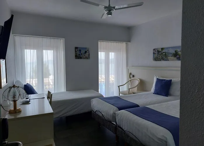 Hotel Du Port Villeneuve